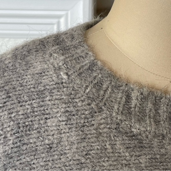 NWT H & M oversized grey bat wing sweater size XS - Picture 3 of 8